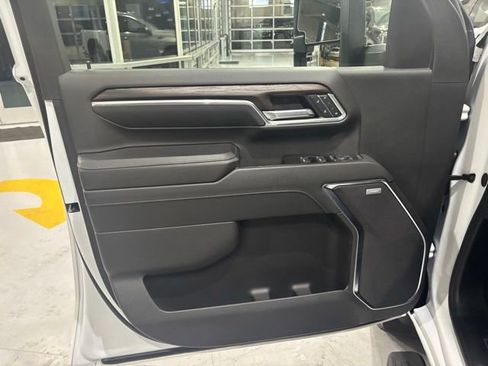 Used 2024 GMC Sierra 3500 SLT w/ SLT Premium Package AWD/4WD image 15