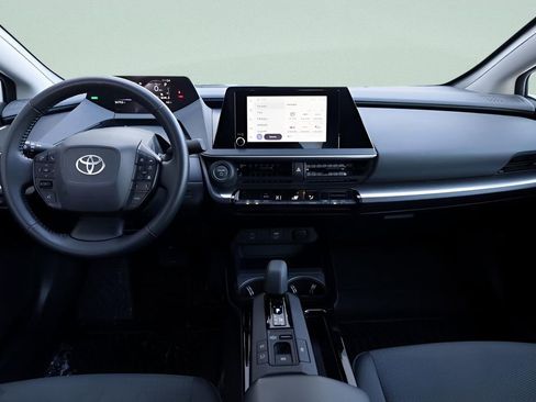 Used 2024 Toyota Prius LE image 28