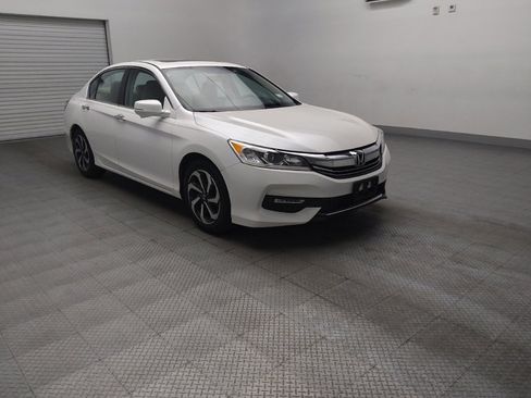 Used 2017 Honda Accord EX image 13