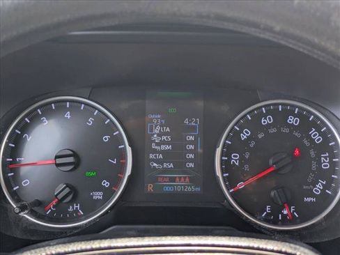 Used 2020 Toyota RAV4 XLE FWD image 10