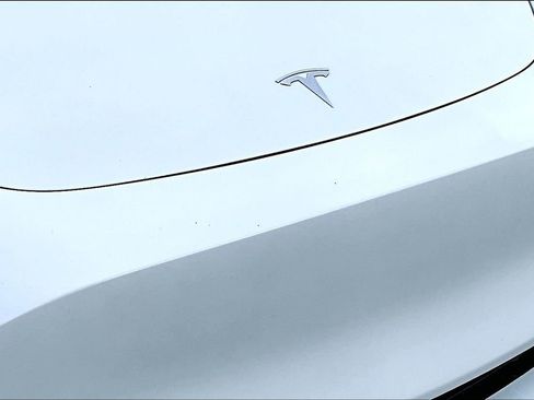 Used 2020 Tesla Model Y Long Range image 27