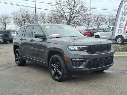 Certified 2025 Jeep Grand Cherokee Limited w/ Black Appearance Package