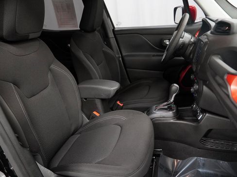 Certified 2023 Jeep Renegade Latitude image 45