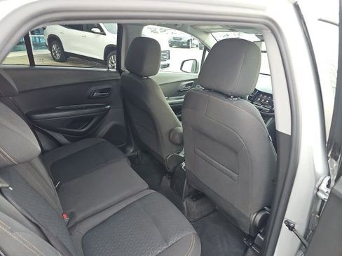 Used 2022 Chevrolet Trax LS w/ Tint and Cruise Package image 25