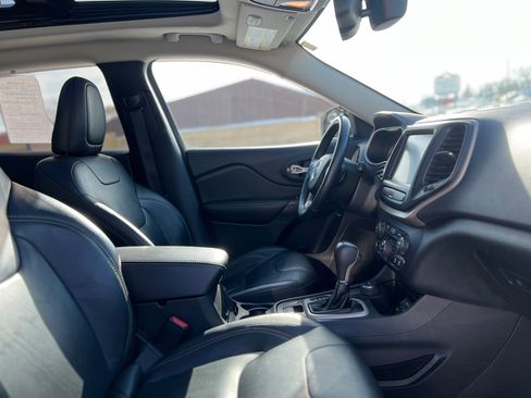 Used 2016 Jeep Cherokee Limited image 47