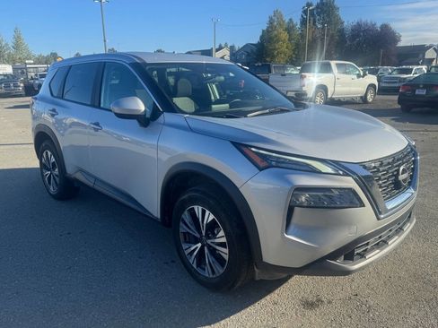 Used 2023 Nissan Rogue SV image 9