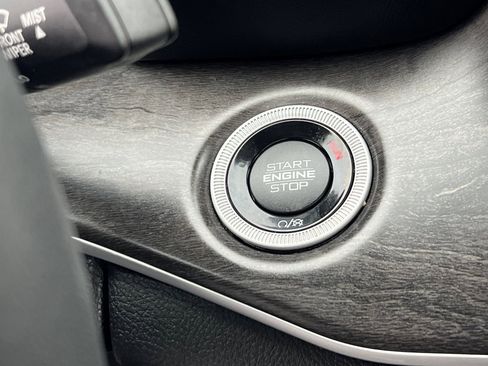 Used 2024 Jeep Grand Cherokee Limited image 26