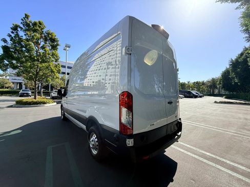 Used 2024 Ford Transit 250 148 High Roof AWD image 3