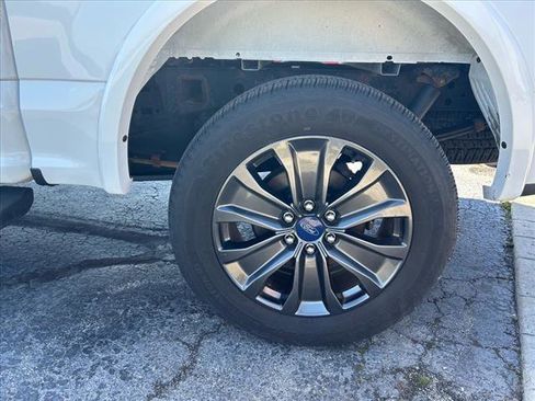 Used 2018 Ford F150 XLT w/ Equipment Group 302A Luxury image 9