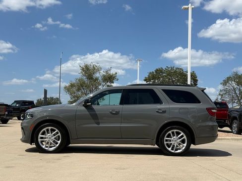 Used 2024 Dodge Durango GT RWD image 2