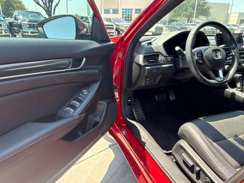 Used 2019 Honda Accord Sport image 5