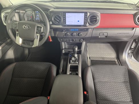 Used 2022 Toyota Tacoma SR5 w/ Technology Package RWD image 15