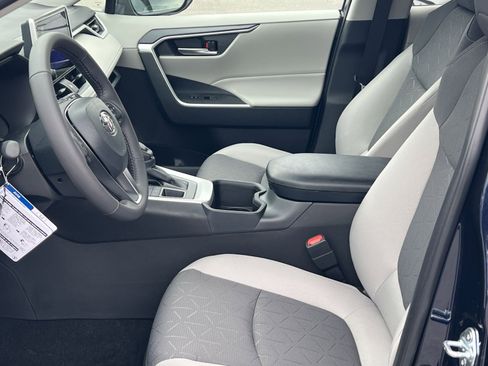 New 2025 Toyota RAV4 XLE image 7