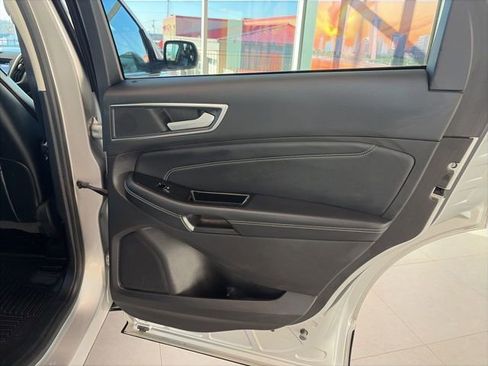 Used 2018 Ford Edge Titanium image 27