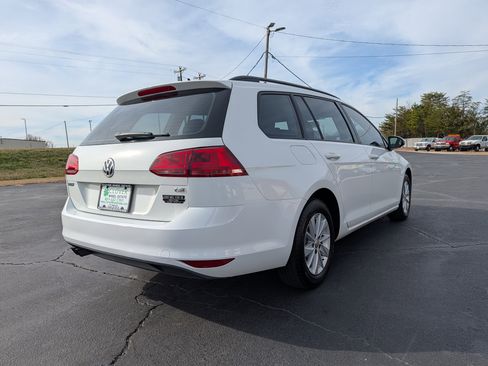 Used 2017 Volkswagen Golf S image 6