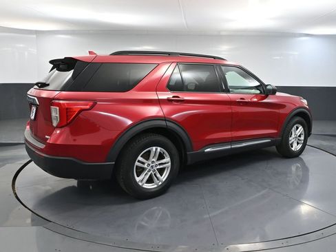 Used 2020 Ford Explorer XLT w/ Comfort Package image 6
