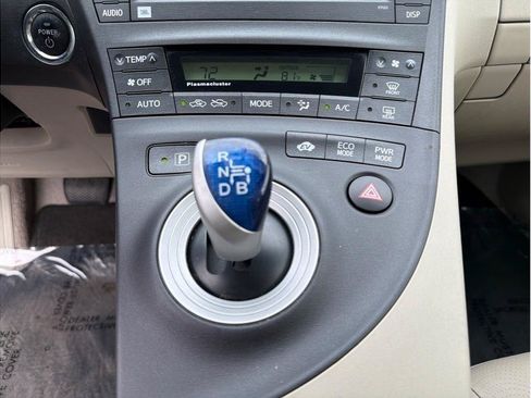 Used 2011 Toyota Prius Four w/ Solar Roof Pkg FWD image 17