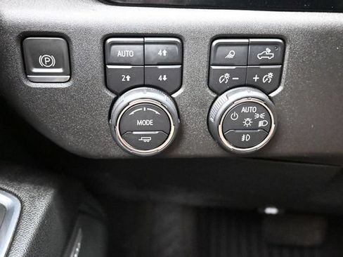 Used 2023 Chevrolet Silverado 1500 LTZ w/ LTZ Convenience Package II AWD/4WD image 12