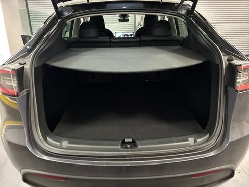 Used 2023 Tesla Model Y Long Range AWD/4WD image 23