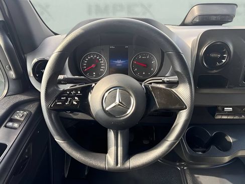 Used 2025 Mercedes-Benz Sprinter 2500 image 12