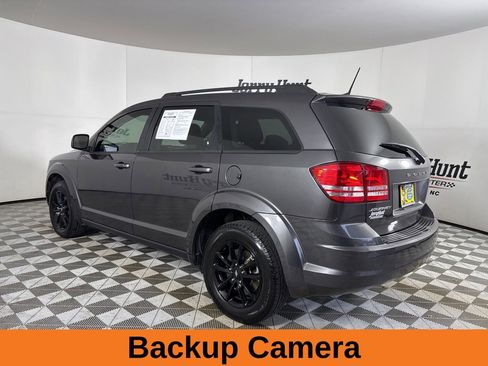 Used 2020 Dodge Journey SE w/ SE Popular Equipment Group image 8