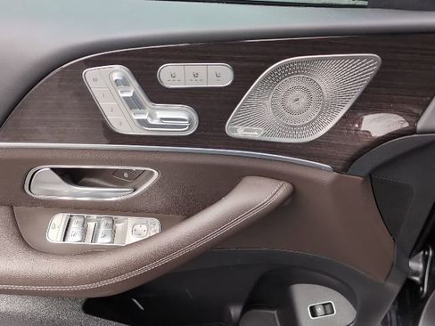 Used 2022 Mercedes-Benz GLS 450 4MATIC image 12