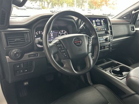 Used 2020 Nissan Titan PRO-4X w/ Pro-4x Convenience Package image 15