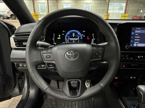 Certified 2025 Toyota Camry SE w/ Convenience Package image 18