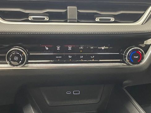 New 2025 Chevrolet Equinox LT w/ Safety and Technology Package image 5