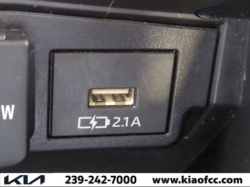 Used 2021 Toyota Corolla LE image 18