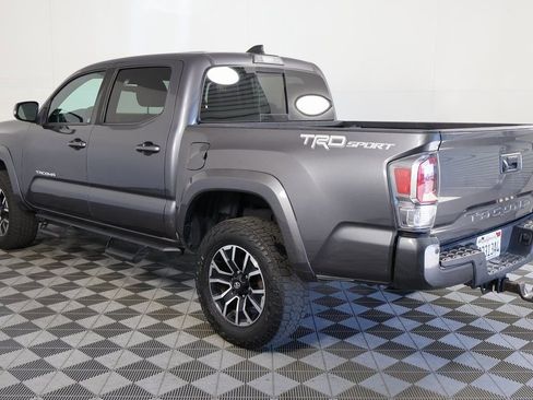 Used 2021 Toyota Tacoma TRD Sport w/ Technology Package image 6