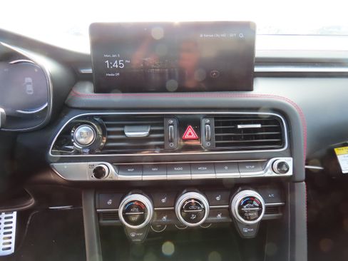 Used 2023 Genesis G70 2.0T w/ Sport Prestige Package image 24