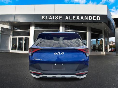 Used 2023 Kia Sportage EX AWD/4WD image 4