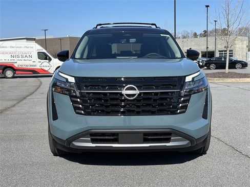 New 2026 Nissan Pathfinder Platinum image 2