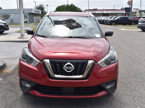 Used 2020 Nissan Kicks SR image 19