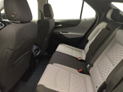 Used 2021 Chevrolet Equinox LS AWD/4WD image 18