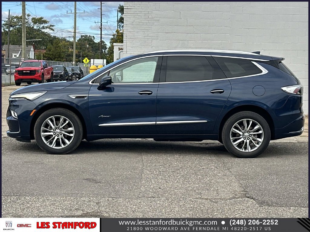 Used 2023 Buick Enclave Avenir AWD/4WD image 2