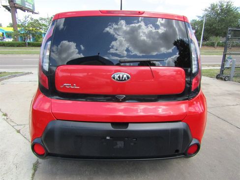 Used 2016 Kia Soul + image 3