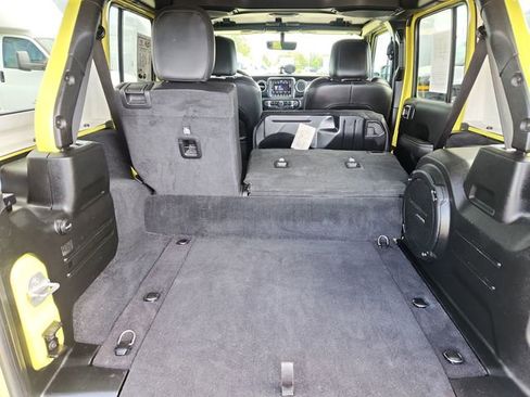 Used 2023 Jeep Wrangler Unlimited Sahara w/ Cold Weather Group AWD/4WD image 37