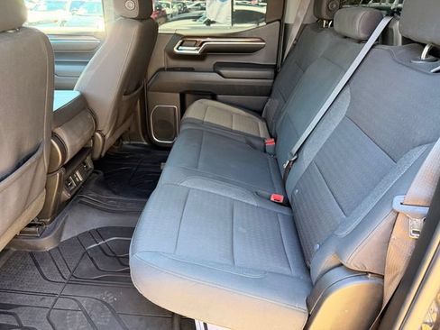 Used 2024 Chevrolet Silverado 1500 LT AWD/4WD image 7