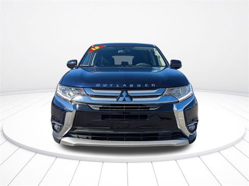 Used 2018 Mitsubishi Outlander ES image 12