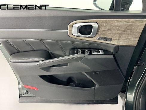Used 2022 Kia Sorento SX Prestige image 28