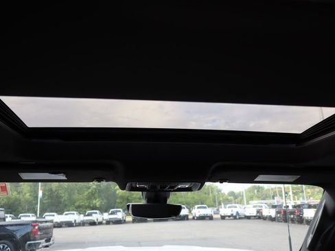 Used 2022 GMC Sierra 2500 AT4 w/ AT4 Premium Plus Package AWD/4WD image 19
