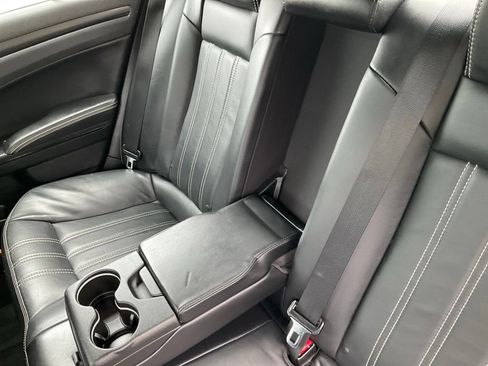 Used 2014 Chrysler 300 S AWD/4WD image 31