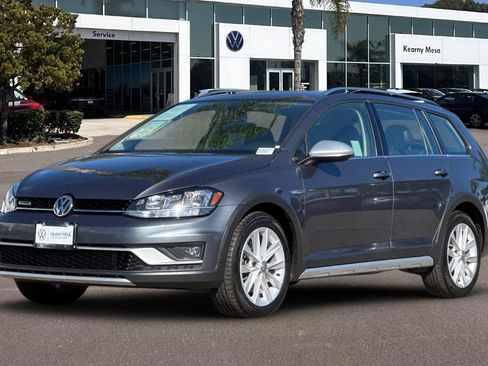 Used 2019 Volkswagen Golf Alltrack S image 8