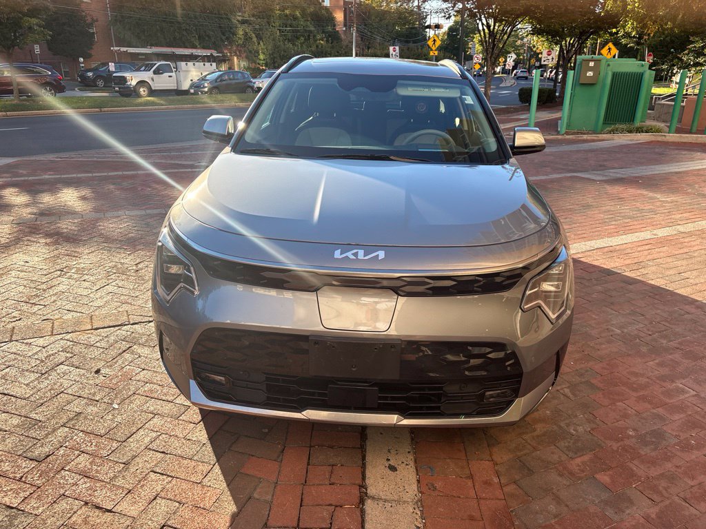 Used 2023 Kia Niro Wave w/ Wave Preserve Package FWD image 8