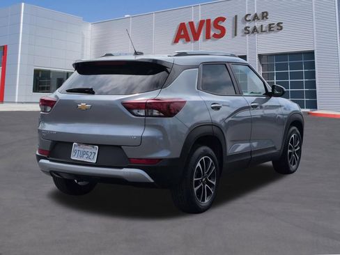 Used 2025 Chevrolet TrailBlazer LT AWD/4WD image 6