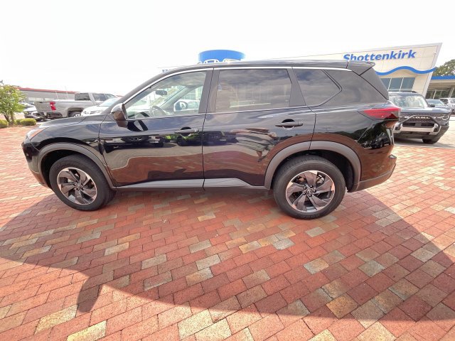 Used 2025 Nissan Rogue SV FWD image 30