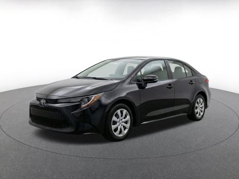 Used 2025 Toyota Corolla LE FWD image 3