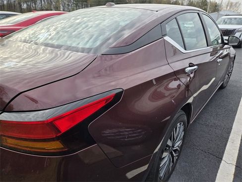 Used 2025 Nissan Altima 2.5 SV image 8